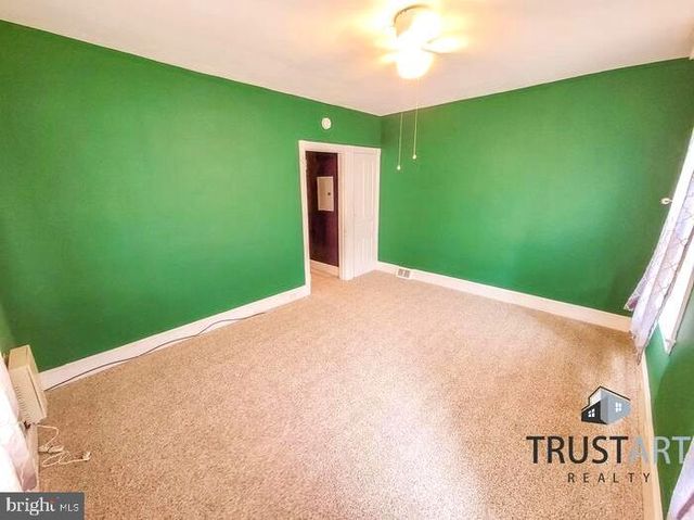 518 SOLLY AVE, Philadelphia, PA 19111