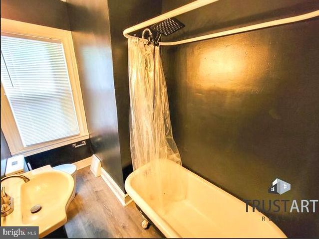 518 SOLLY AVE, Philadelphia, PA 19111