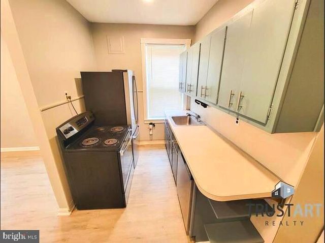 518 SOLLY AVE, Philadelphia, PA 19111