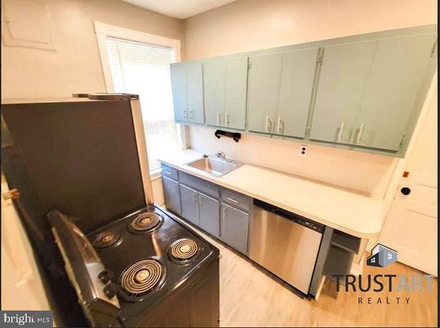 518 SOLLY AVE, Philadelphia, PA 19111