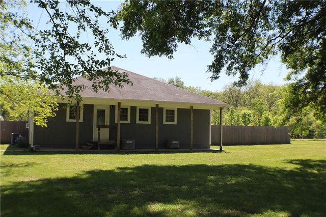 32301 E State Route B Highway, Garden City, MO 64747