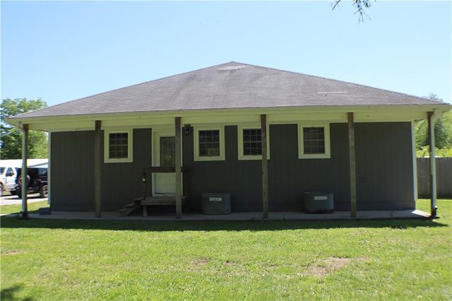 32301 E State Route B Highway, Garden City, MO 64747
