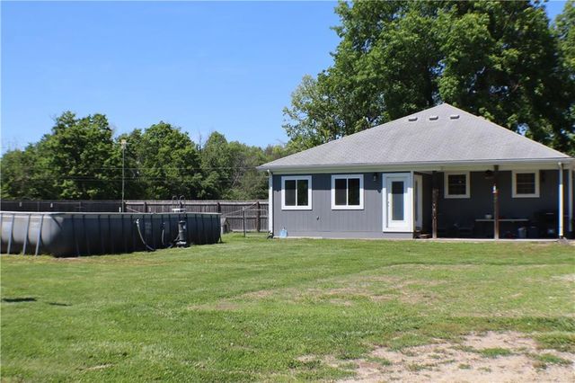 32301 E State Route B Highway, Garden City, MO 64747