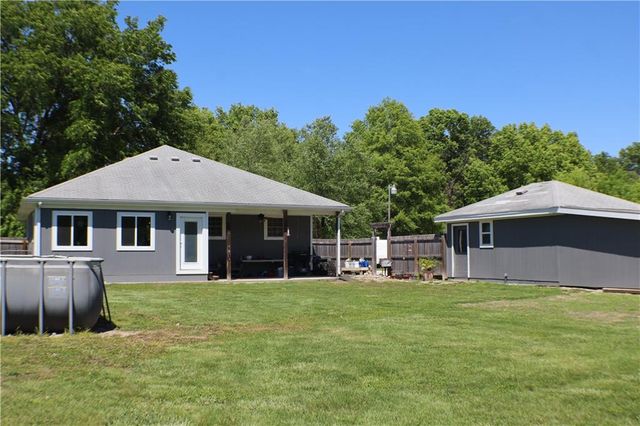 32301 E State Route B Highway, Garden City, MO 64747