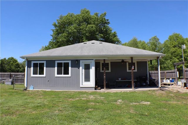 32301 E State Route B Highway, Garden City, MO 64747