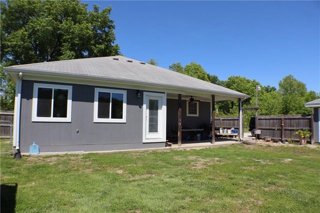 32301 E State Route B Highway, Garden City, MO 64747