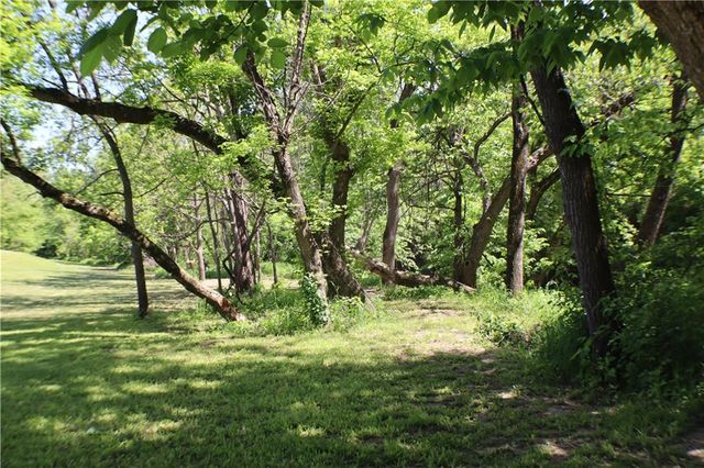 32301 E State Route B Highway, Garden City, MO 64747
