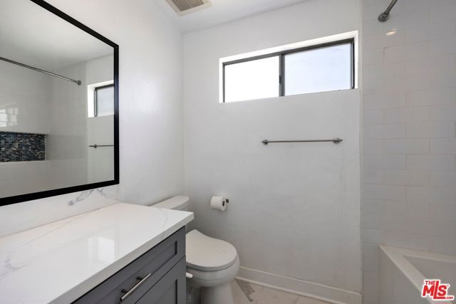 1552 Harvard Street 3, Santa Monica, CA 90404