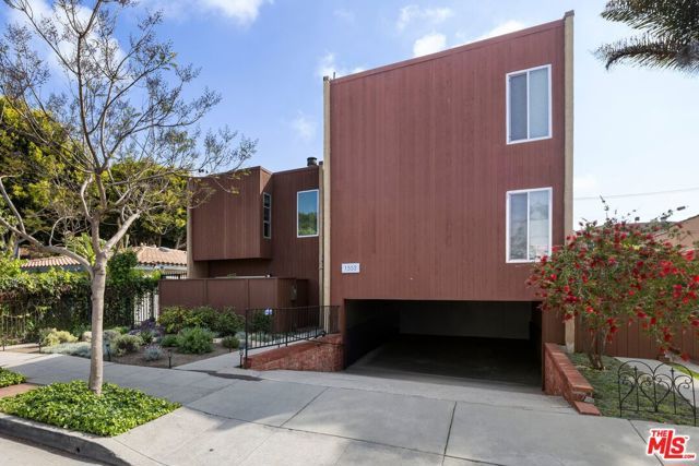 1552 Harvard Street 3, Santa Monica, CA 90404