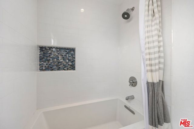 1552 Harvard Street 3, Santa Monica, CA 90404