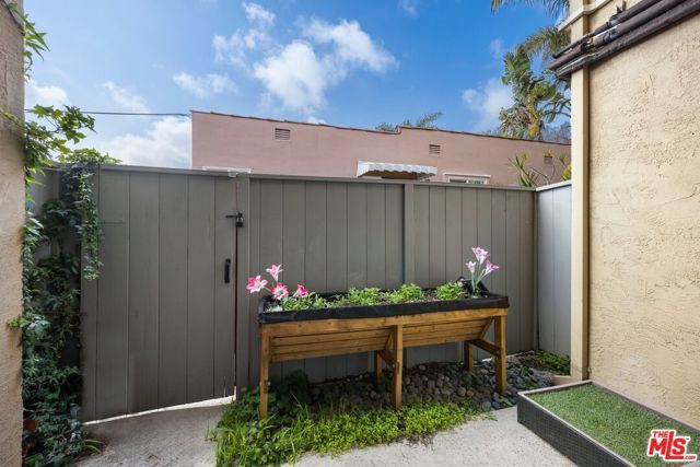 1552 Harvard Street 3, Santa Monica, CA 90404