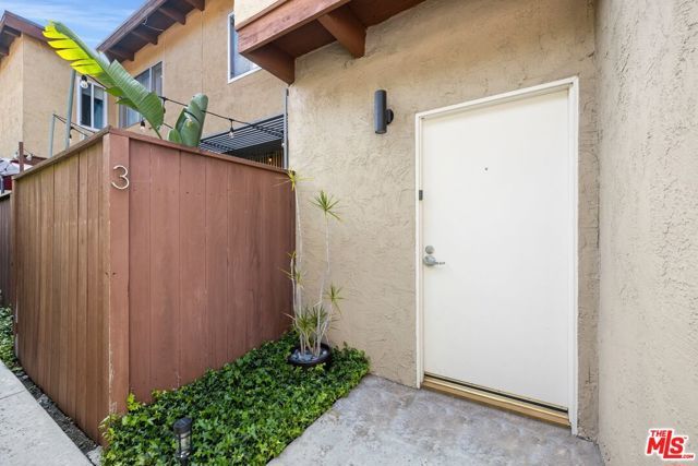 1552 Harvard Street 3, Santa Monica, CA 90404