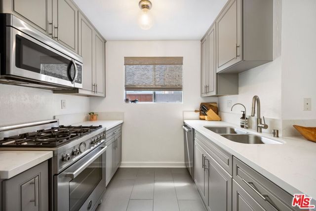 1552 Harvard Street 3, Santa Monica, CA 90404
