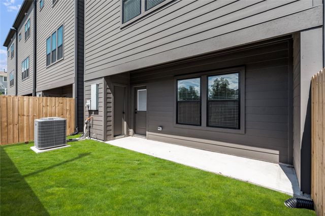 1614 Ojeman Road E, Houston, TX 77055