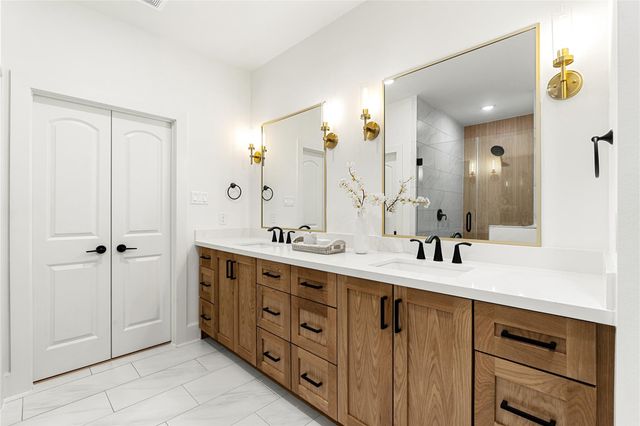 1614 Ojeman Road E, Houston, TX 77055