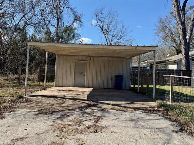 314 E Madison Street, Overton, TX 75684
