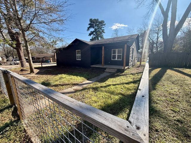 314 E Madison Street, Overton, TX 75684