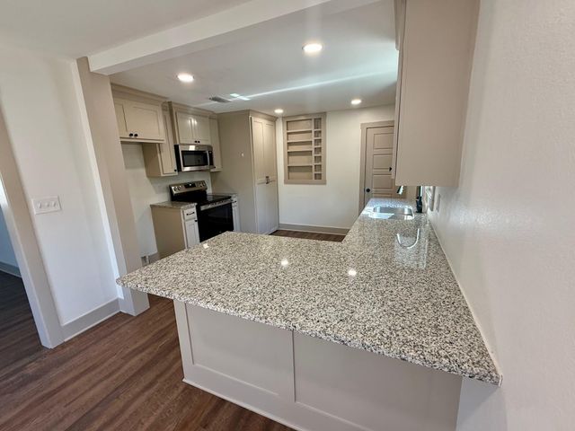 314 E Madison Street, Overton, TX 75684