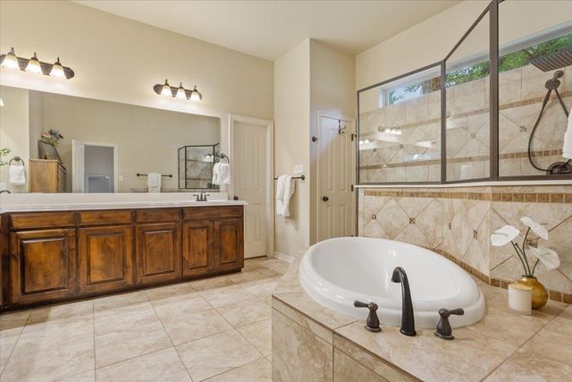 910 Ridgeoak DR, Belton, TX 76513