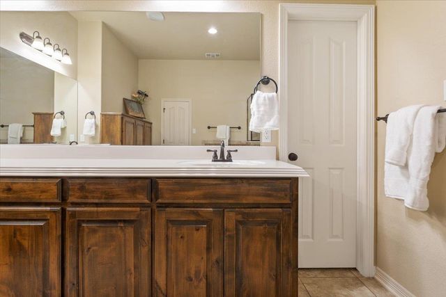 910 Ridgeoak DR, Belton, TX 76513