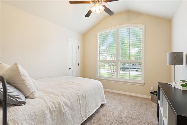 910 Ridgeoak DR, Belton, TX 76513
