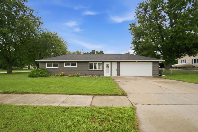 4110 Rownd Street, Cedar Falls, IA 50613
