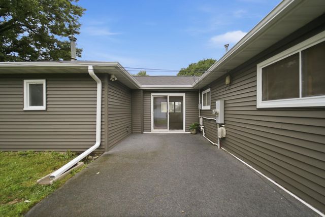 4110 Rownd Street, Cedar Falls, IA 50613