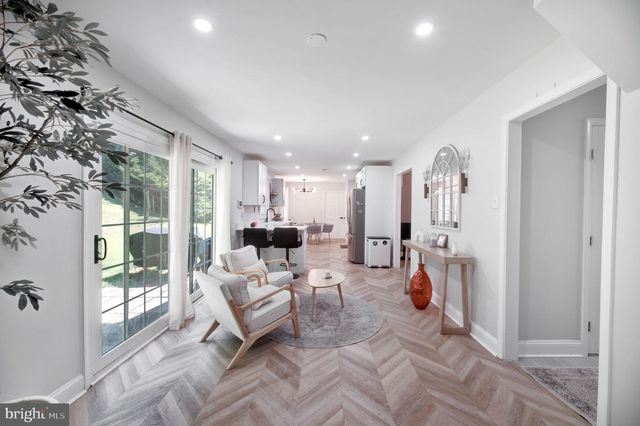8812 CHURCHFIELD LN, Laurel, MD 20708