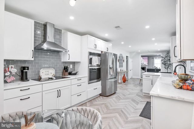 8812 CHURCHFIELD LN, Laurel, MD 20708