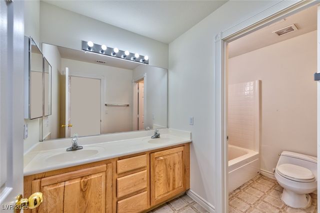 8221 Heather Rock Court, Las Vegas, NV 89117