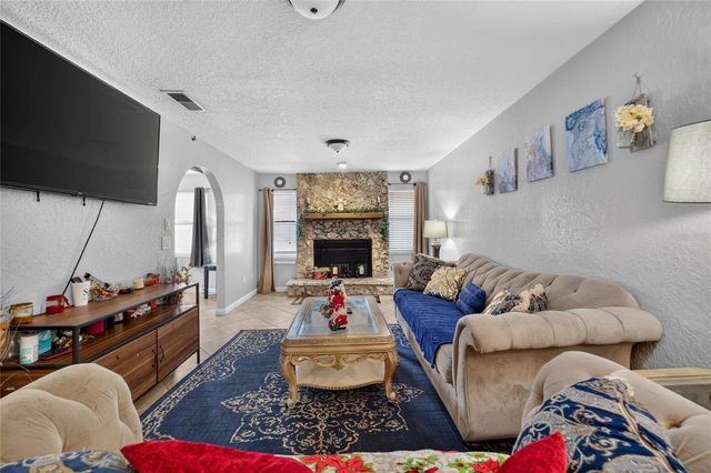 945 NW 64TH PLACE, Ocala, FL 34475