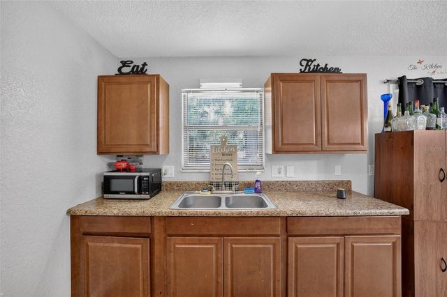 945 NW 64TH PLACE, Ocala, FL 34475
