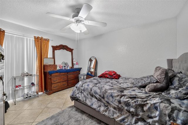 945 NW 64TH PLACE, Ocala, FL 34475