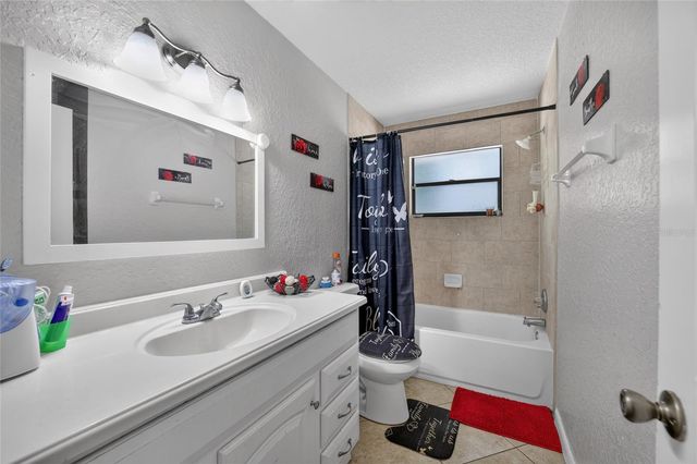 945 NW 64TH PLACE, Ocala, FL 34475