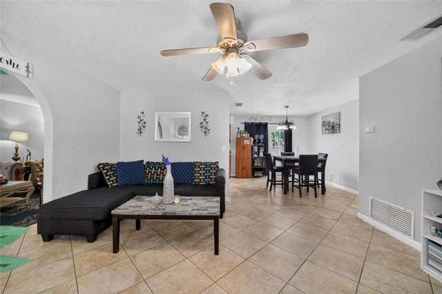 945 NW 64TH PLACE, Ocala, FL 34475