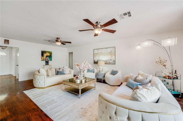 2549 Bomberry, Lakewood, CA 90712