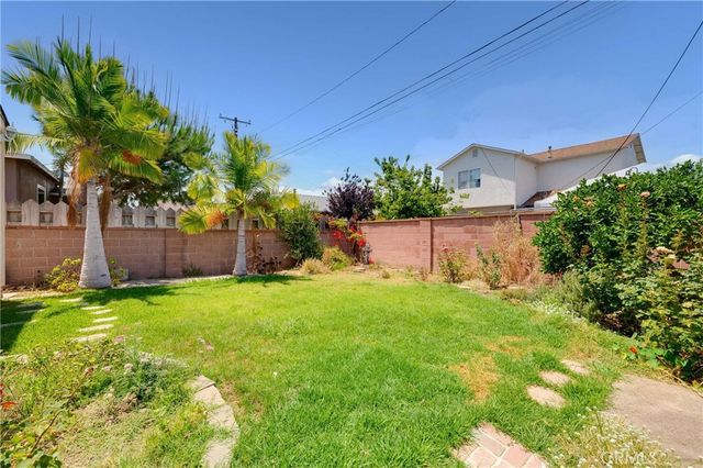 2549 Bomberry, Lakewood, CA 90712