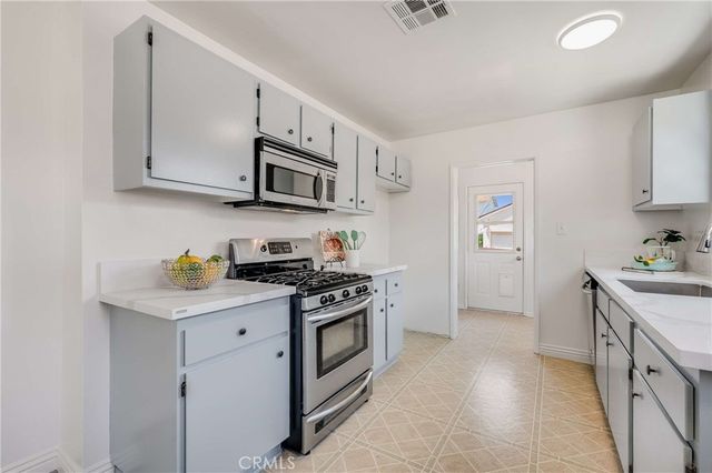 2549 Bomberry, Lakewood, CA 90712