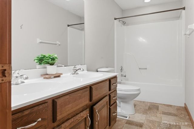 1430 Clear Springs Court, Centerville, OH 45458