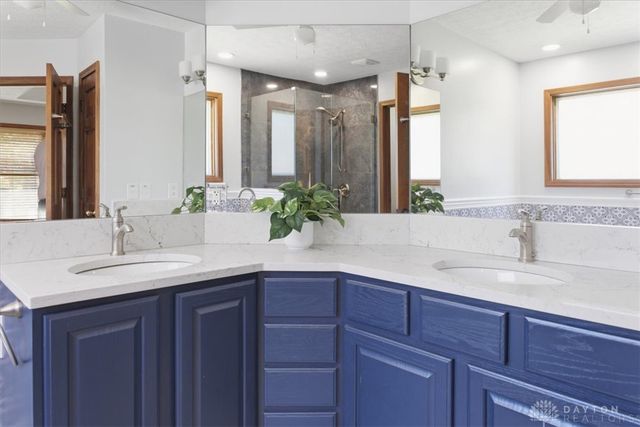 1430 Clear Springs Court, Centerville, OH 45458