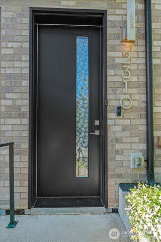 2310 W Newton Street, Seattle, WA 98199