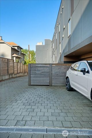 2310 W Newton Street, Seattle, WA 98199