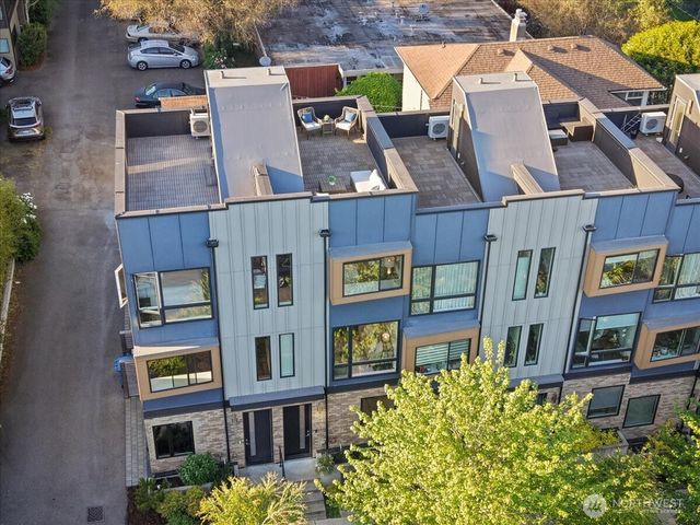 2310 W Newton Street, Seattle, WA 98199