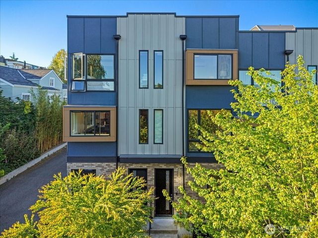 2310 W Newton Street, Seattle, WA 98199