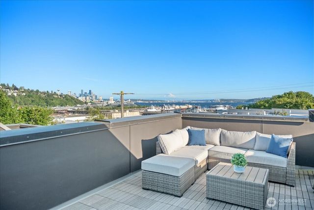 2310 W Newton Street, Seattle, WA 98199