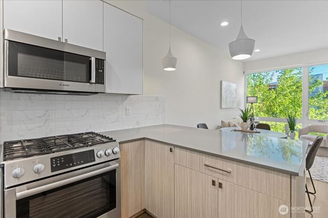 2310 W Newton Street, Seattle, WA 98199