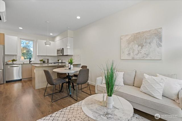 2310 W Newton Street, Seattle, WA 98199