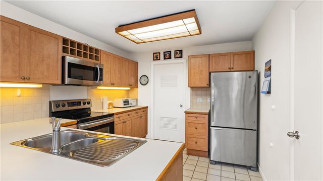 892 Halifax Drive, Warwick, RI 02886