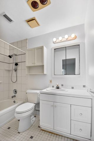 2886 E Fernley Dr Drive E 9, West Palm Beach, FL 33415