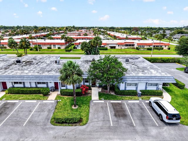 2886 E Fernley Dr Drive E 9, West Palm Beach, FL 33415